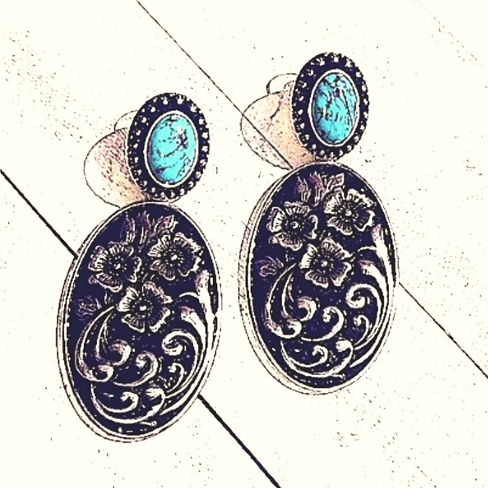 SILVER CONCHO EARRINGS BIG OVAL STAMPED DESIGN TURQUOISE